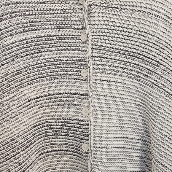 LuLa Roe mimi poncho gray & white - Picture 3 of 4